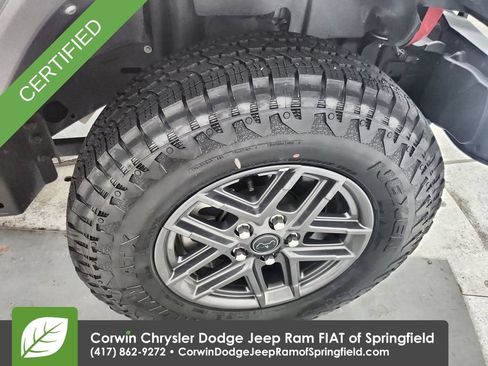 Used 2023 Jeep Gladiator Sport AWD/4WD image 33