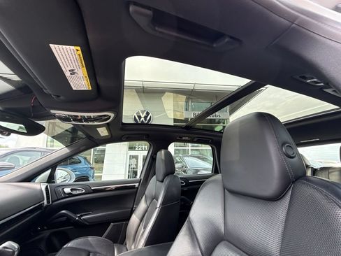 Used 2016 Porsche Cayenne S AWD/4WD image 15
