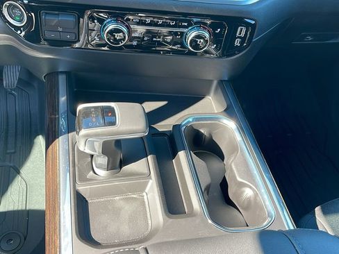 New 2026 GMC Sierra 1500 Elevation image 19