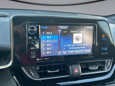 Used 2018 Toyota C-HR XLE FWD image 21