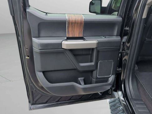 Used 2019 Ford F150 Lariat w/ Trailer Tow Package RWD image 31
