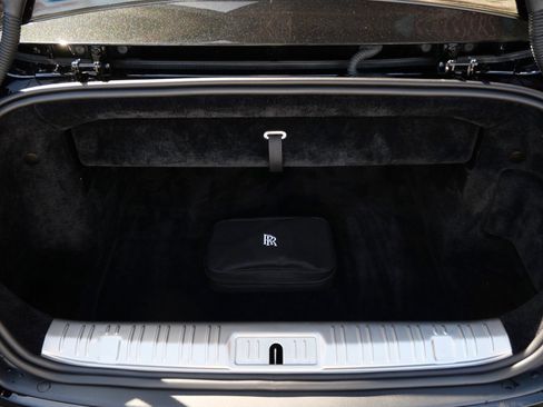 Used 2018 Rolls-Royce Dawn image 28