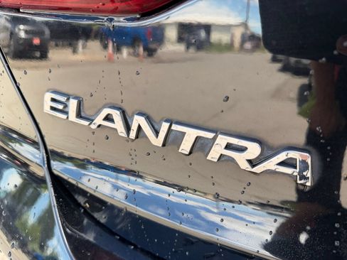 Used 2017 Hyundai Elantra Value Edition FWD image 30