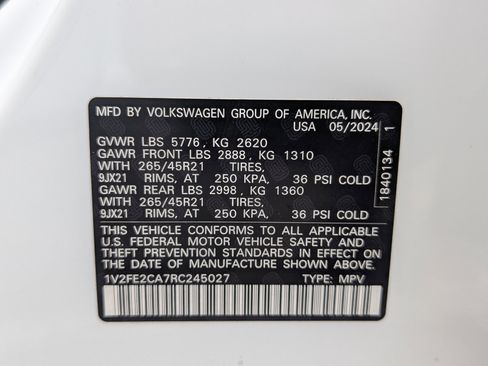 Used 2024 Volkswagen Atlas Cross Sport SEL Premium R-Line image 36