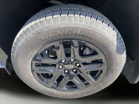 Used 2024 Chevrolet Silverado 1500 Custom AWD/4WD image 37