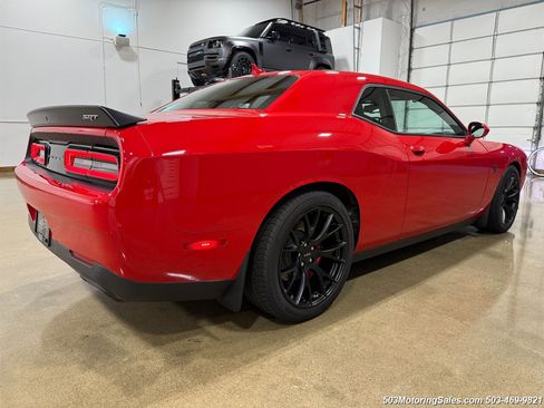 Used 2015 Dodge Challenger SRT Hellcat image 33