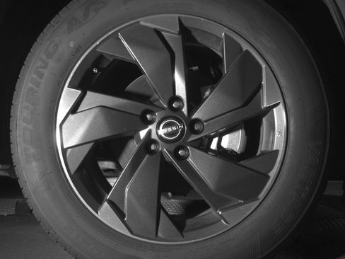 Used 2025 Nissan Rogue SV AWD/4WD image 13