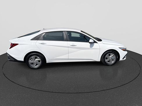 New 2026 Hyundai Elantra SE FWD image 9