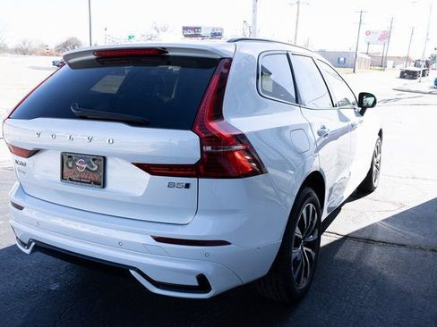 Used 2023 Volvo XC60 B5 Plus image 7