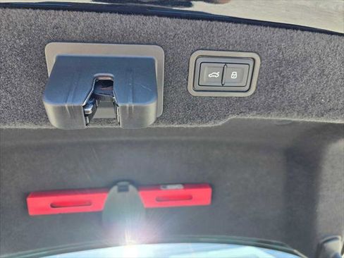 New 2025 Audi A8 L 3.0T image 18