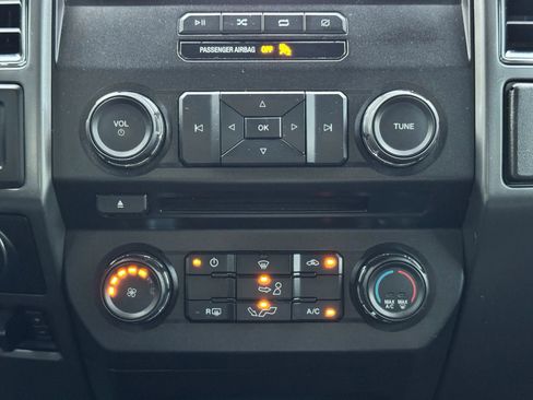 Used 2018 Ford F150 XLT w/ Trailer Tow Package AWD/4WD image 34