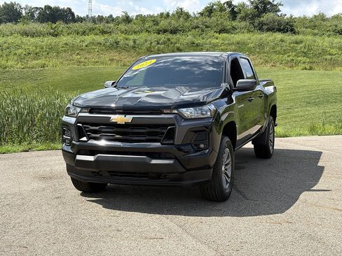 Used 2024 Chevrolet Colorado LT w/ LT Convenience Package AWD/4WD image 1