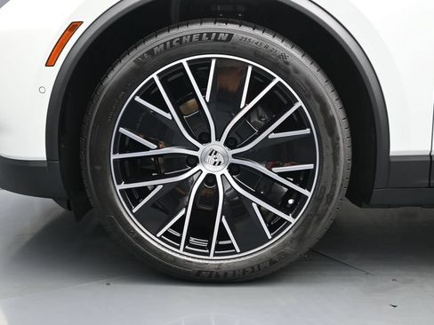 New 2026 Porsche Macan 4 Electric AWD/4WD image 8