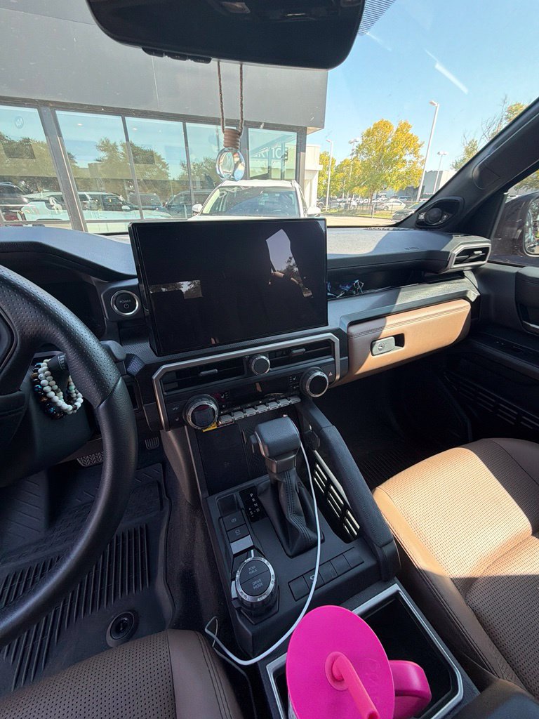Used 2025 Toyota 4Runner Limited AWD/4WD image 28