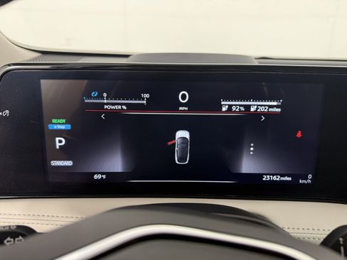 Used 2024 Nissan Ariya AWD image 18