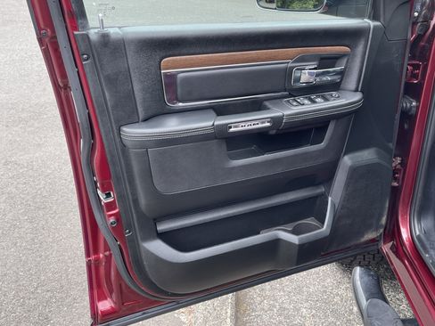 Used 2017 RAM 1500 Laramie w/ Convenience Group AWD/4WD image 17