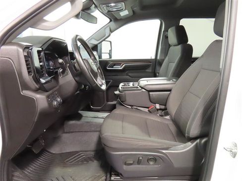 Used 2025 Chevrolet Silverado 2500 LT AWD/4WD image 16