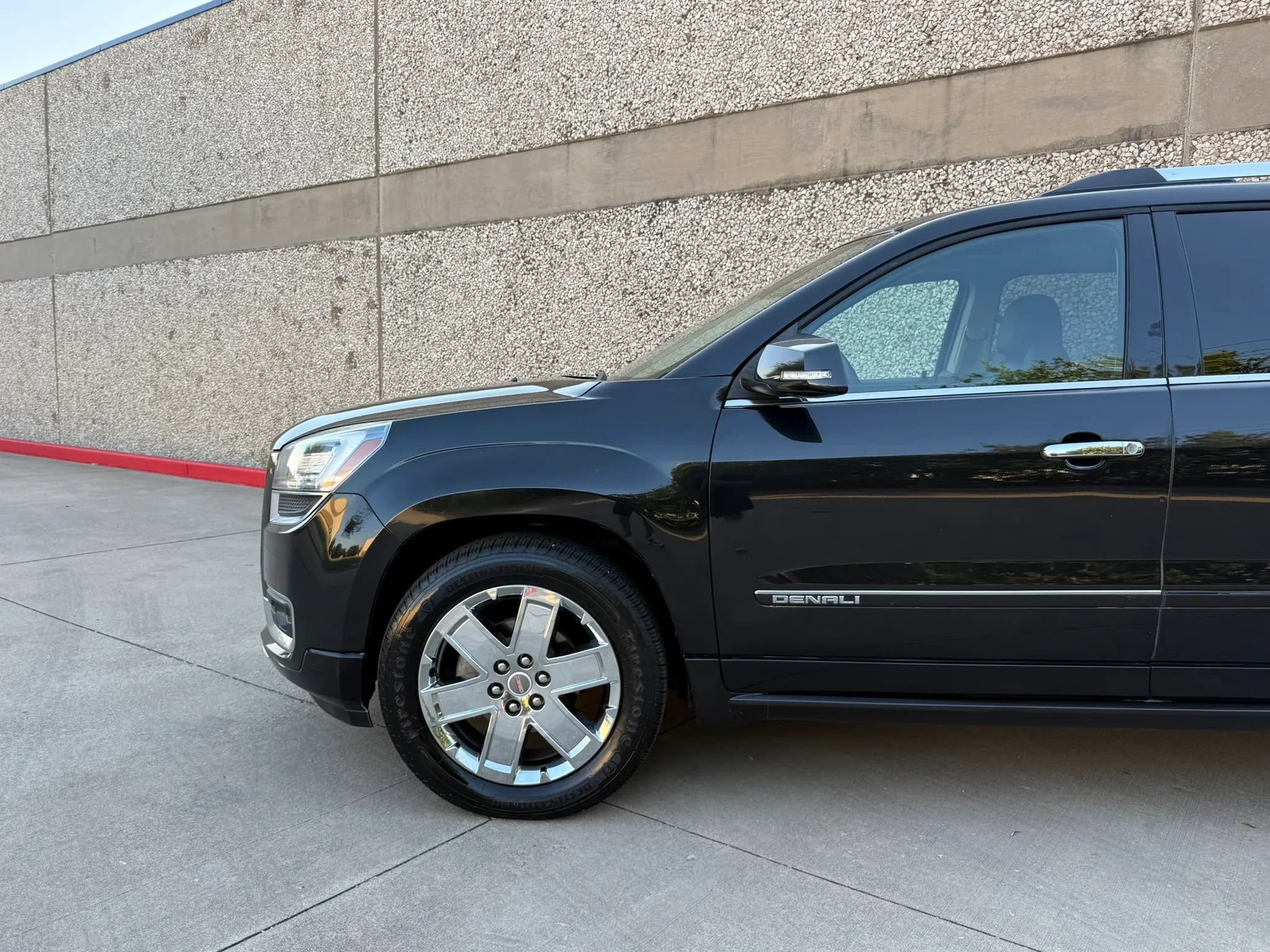 Used 2014 GMC Acadia Denali FWD image 17