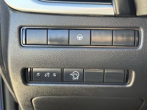 Used 2023 Nissan Rogue SV image 25