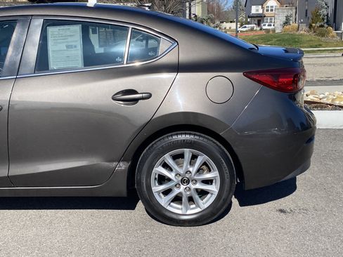 Used 2014 MAZDA MAZDA3 i Grand Touring image 4