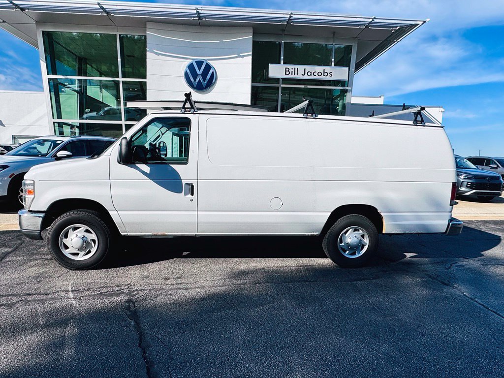 Used 2014 Ford E-250 and Econoline 250 Extended w/ Commercial Cargo Van Package RWD image 3
