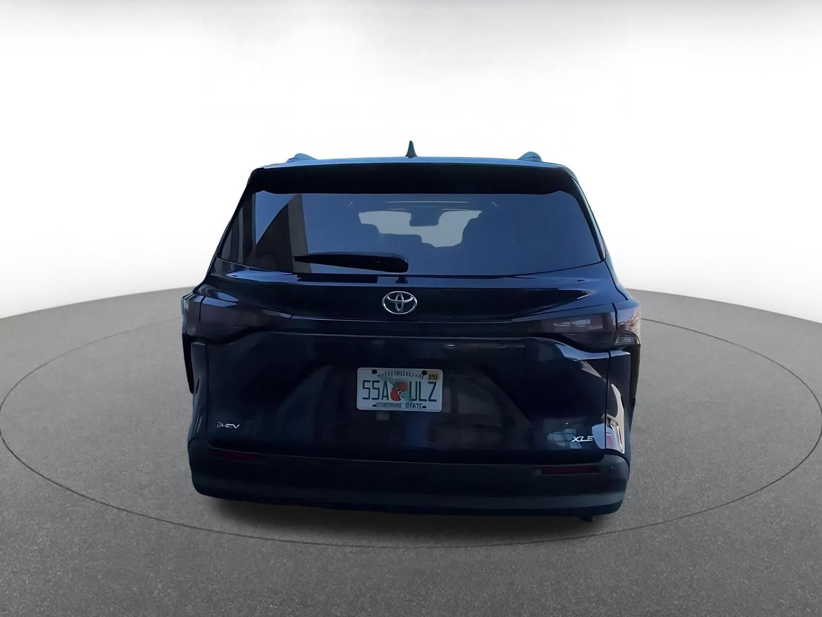 Used 2025 Toyota Sienna XLE FWD image 12