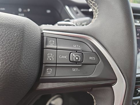 Used 2023 Jeep Grand Cherokee L Laredo RWD image 27
