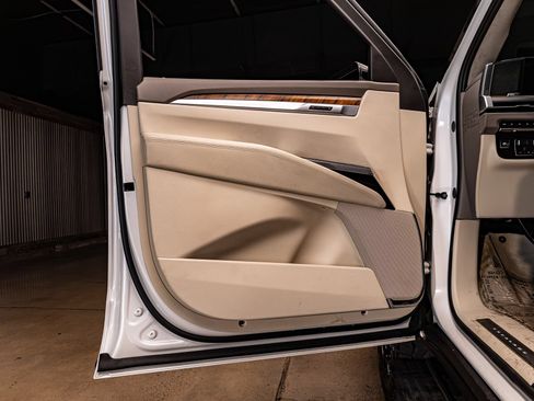 Used 2025 Cadillac Escalade Sport Platinum AWD/4WD image 30