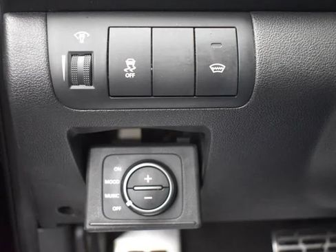 Used 2012 Kia Forte Koup SX w/ Leather Pkg FWD image 19