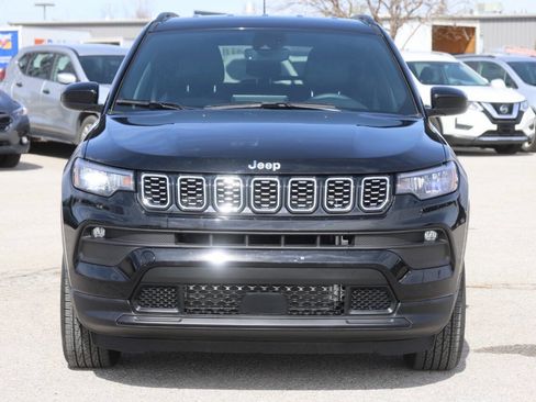Used 2024 Jeep Compass Latitude w/ Convenience Group image 2