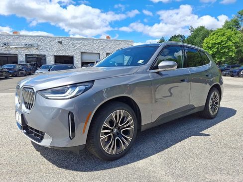 Used 2025 BMW X3 xDrive30i w/ Convenience Package AWD/4WD image 3