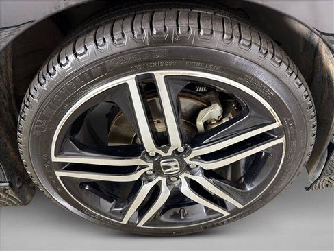 Used 2017 Honda Accord Touring image 14