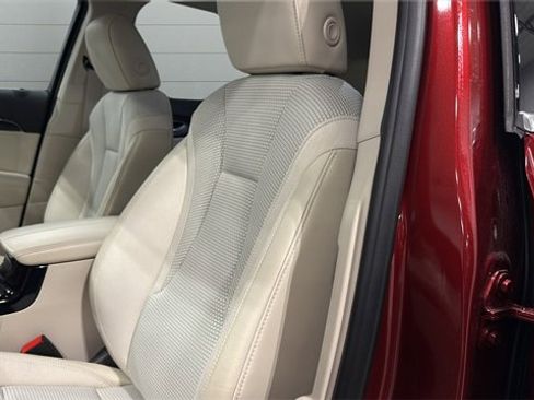 Used 2023 Buick Envision Preferred image 22