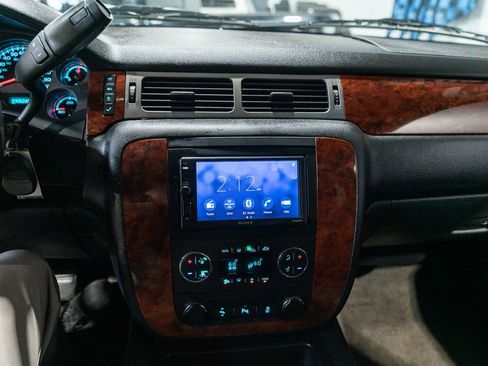 Used 2013 Chevrolet Tahoe LT AWD/4WD image 16