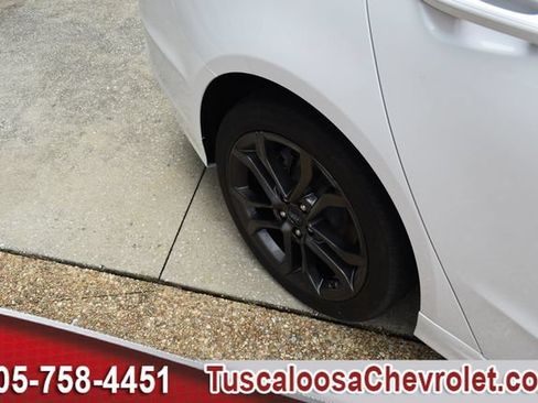 Used 2018 Ford Fusion SE w/ Equipment Group 601A FWD image 13