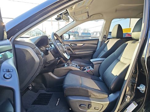 Used 2020 Nissan Rogue SV image 13