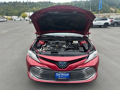Used 2018 Toyota Camry XLE w/ Audio Package FWD image 4