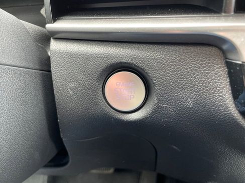 Used 2025 Kia Sorento S AWD/4WD image 23