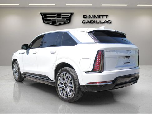 Certified 2026 Cadillac Escalade IQ Luxury 2 w/ LPO, Radiant Package AWD/4WD image 7