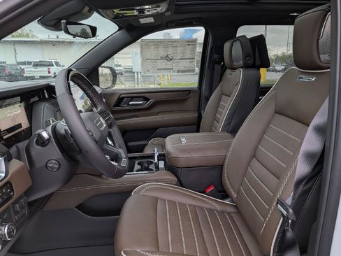 New 2026 GMC Yukon XL Denali Ultimate AWD/4WD image 12