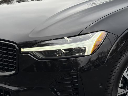 Certified 2025 Volvo XC60 B5 Plus image 6