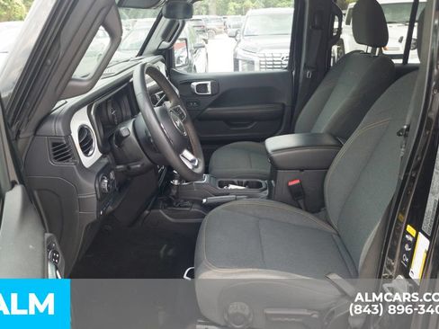 Used 2024 Jeep Wrangler Unlimited Sahara AWD/4WD image 6