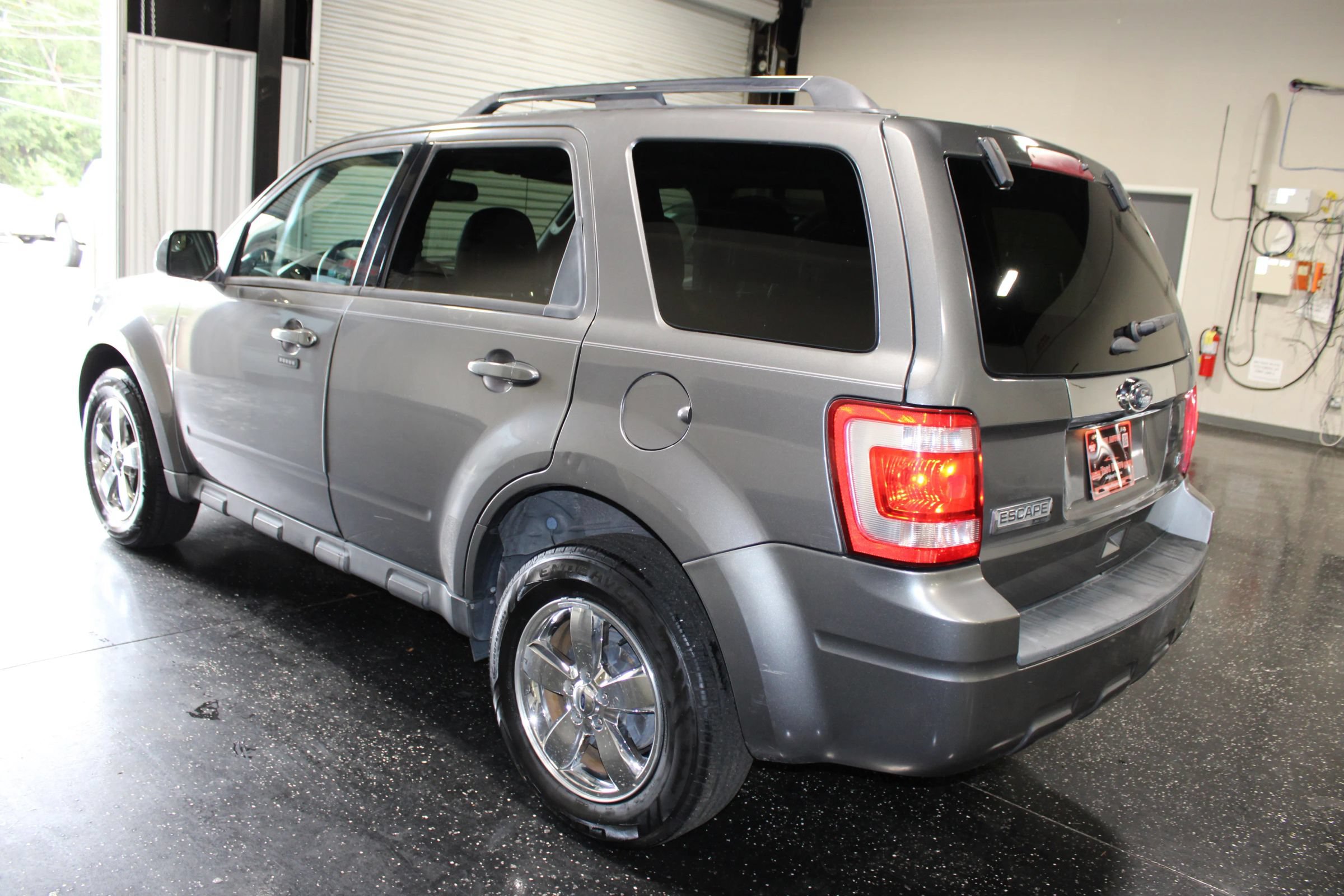 Used 2011 Ford Escape Limited FWD image 5