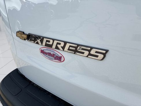 Used 2025 Chevrolet Express 3500 LT w/ LT Preferred Equipment Group RWD image 16