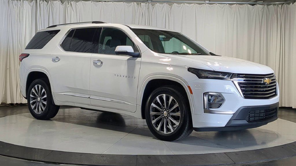 Used 2023 Chevrolet Traverse Premier w/ LPO, Floor Liner Package FWD image 2