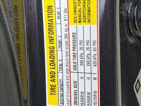 Used 2017 Chevrolet Cruze LT w/ Sun And Sound Package FWD image 23