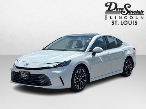 Used 2025 Toyota Camry XLE FWD image 7