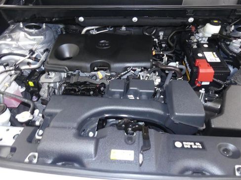 Used 2022 Toyota RAV4 LE image 29