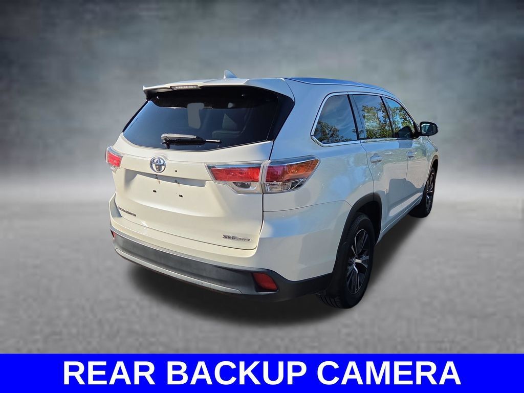 Used 2016 Toyota Highlander XLE AWD/4WD image 5