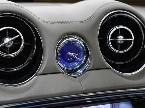 Used 2012 Jaguar XJ L image 24